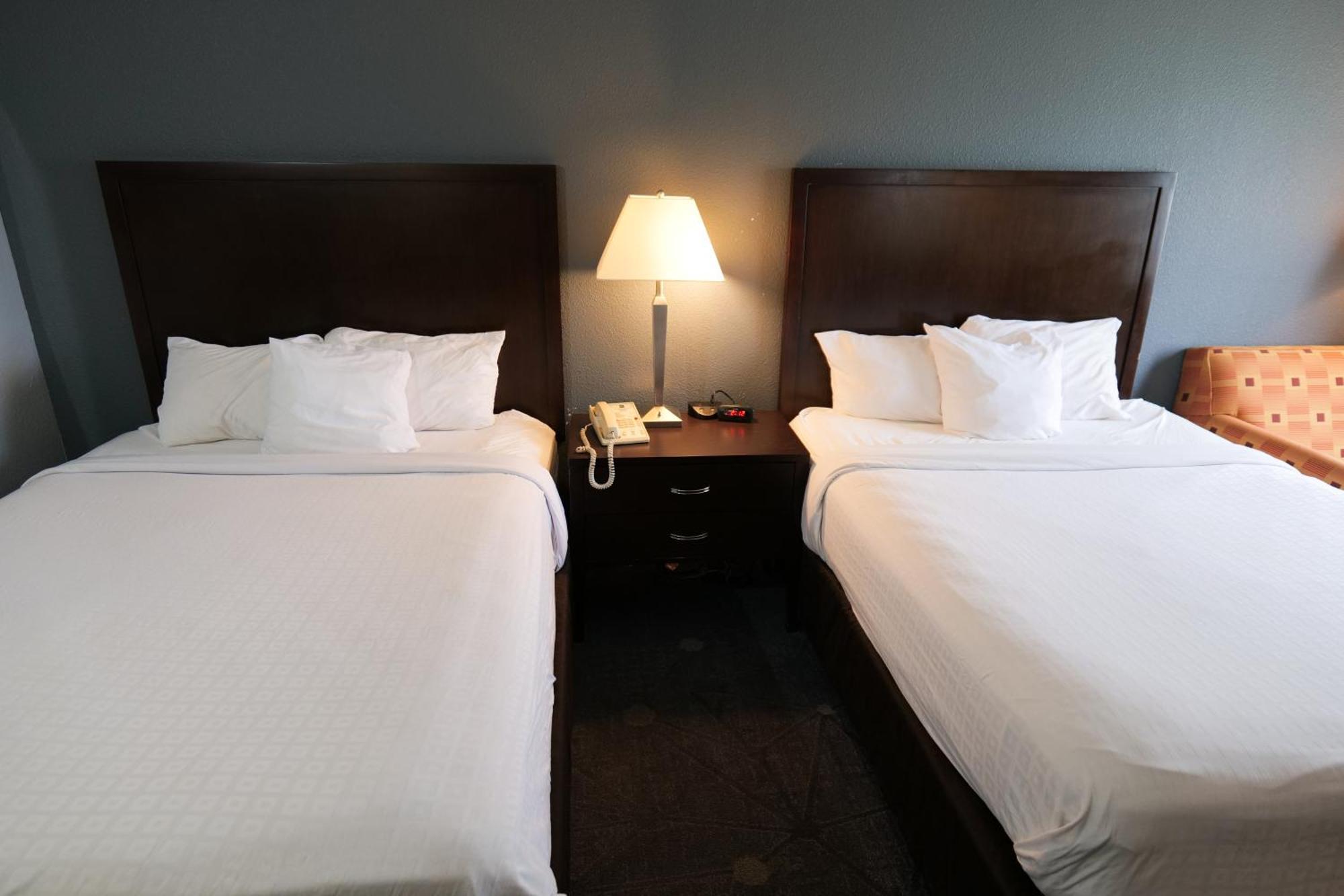 Baymont By Wyndham Flint Airport North Hotel Exterior foto