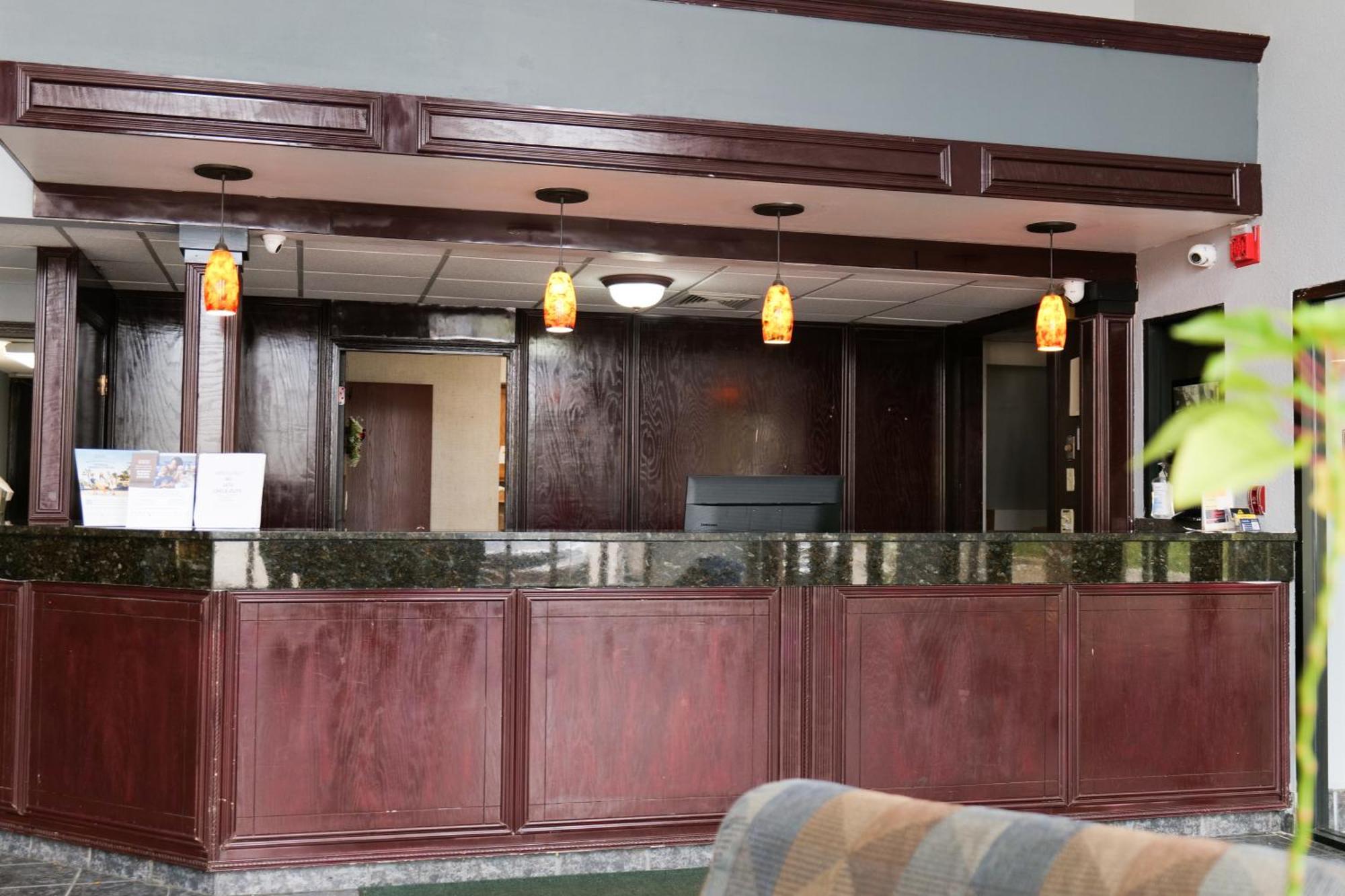 Baymont By Wyndham Flint Airport North Hotel Exterior foto