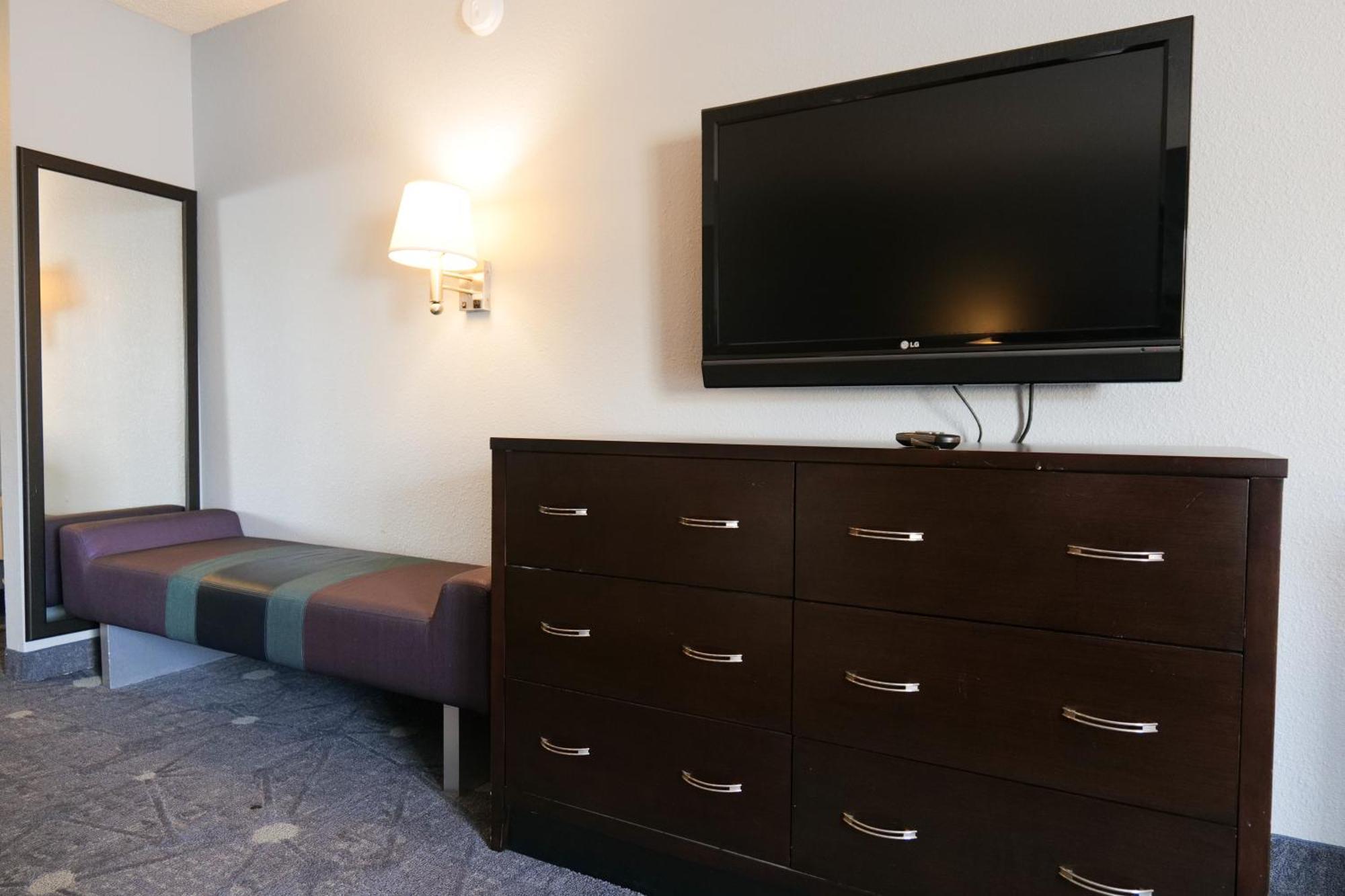 Baymont By Wyndham Flint Airport North Hotel Exterior foto